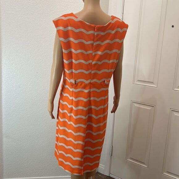LLE New York Dress Sz 16 Scoop Neck Sleeveless Orange Beige Diagonal Stripe Midi - Picture 6 of 9